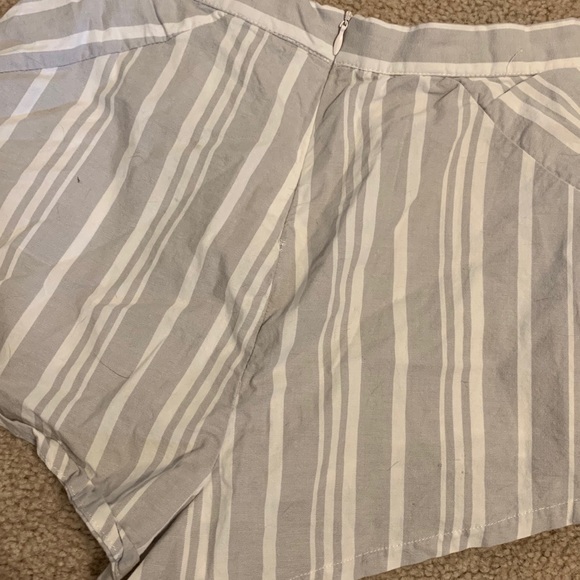 Tobi Striped Shorts - Picture 4 of 5